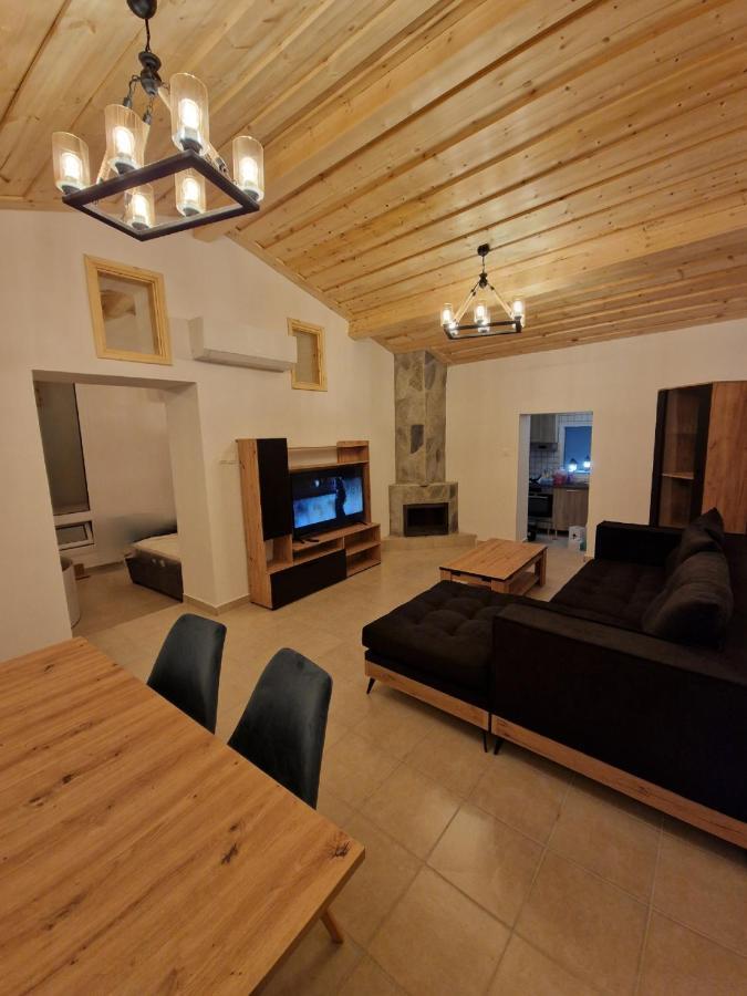 شقة Aprosmeno Jacuzzi House 4 أغروس المظهر الخارجي الصورة